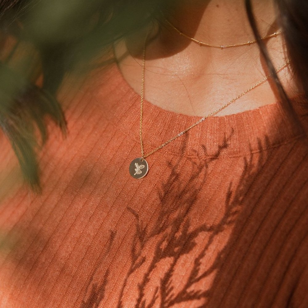 December Holly Birth Flower Minimal Charm Necklace - Picture 3 of 16